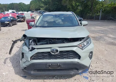 2020 Toyota Rav4 Xle z USA, uszkodzony, nr VIN 2T3W1RFV4LW065674